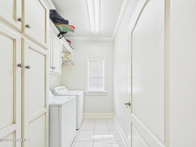 Building Photo - 104 Cadet Ln