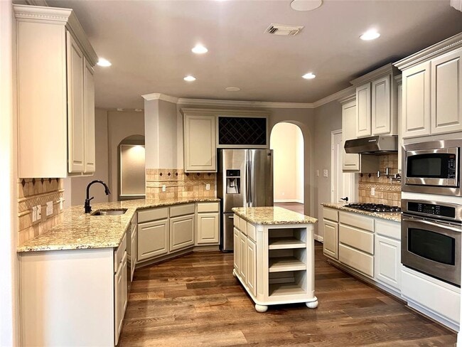 Building Photo - 13000 Bloomfield Hills Ln