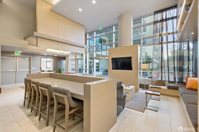 Building Photo - 708 Long Bridge St