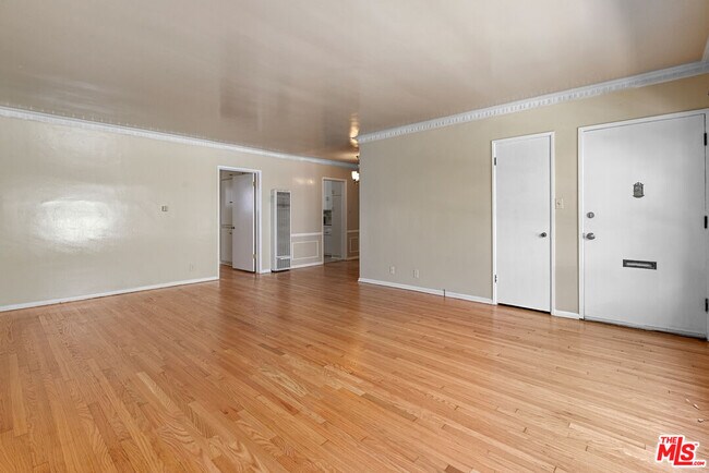 Building Photo - 831 Austin Ave