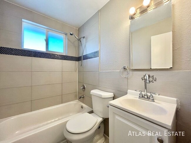 Building Photo - 5395 W 3rd Pl