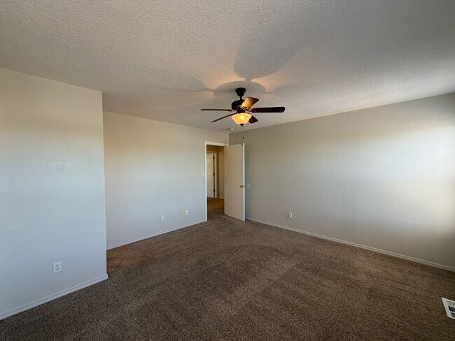 Building Photo - 3 Bedroom Home Near Unser Blvd NW & Ladera Dr NW!