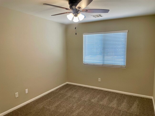 Building Photo - BEAUTIFUL SINGLE STORY HOME IN GATED COMMUNITY OF STALLION MOUNTAIN