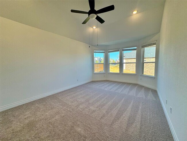 Building Photo - 1301 White Daisy Ln