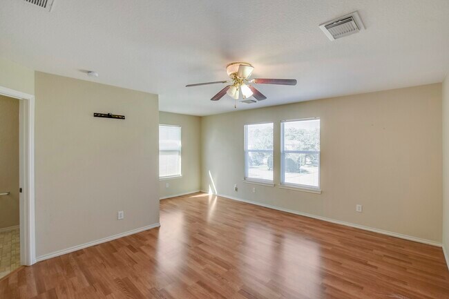 Building Photo - 18231 Valebluff Ln