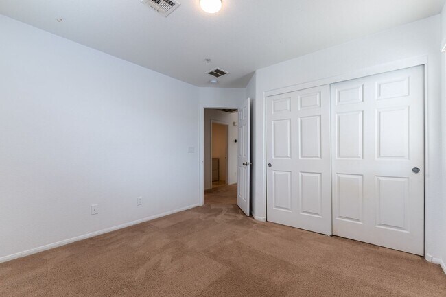 Building Photo - Must See Home in Gated Community!