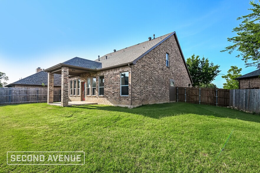 Building Photo - 5916 Pansy Rd