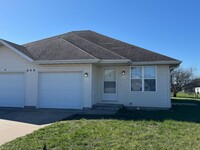 Building Photo - 2 Bedroom, 2 Bathroom Duplex in Clever MO