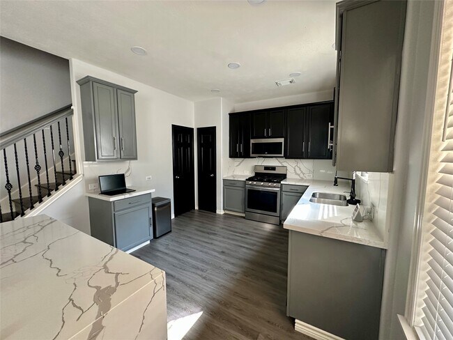 Building Photo - 9102 Rolling Rapids Rd