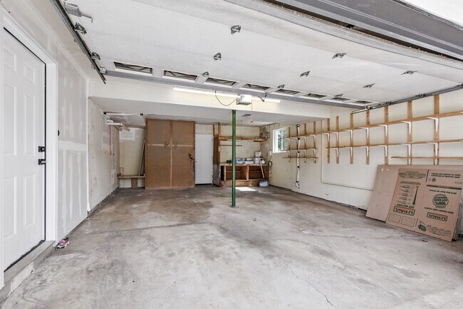 Building Photo - 10863 W 67th Pl