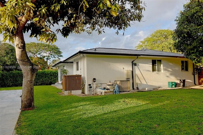 Building Photo - 10804 NW 2nd Ave