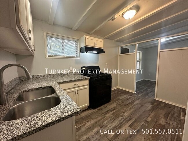 Building Photo - 17 Belmar Dr