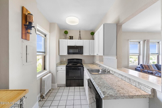 Building Photo - 400 Deal Lake Dr