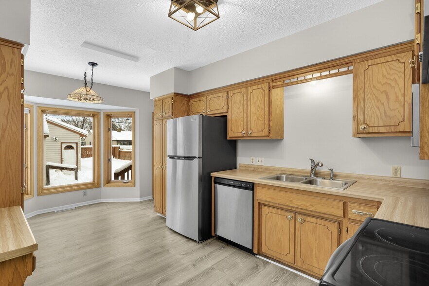 Building Photo - 3744 Perry Ave N