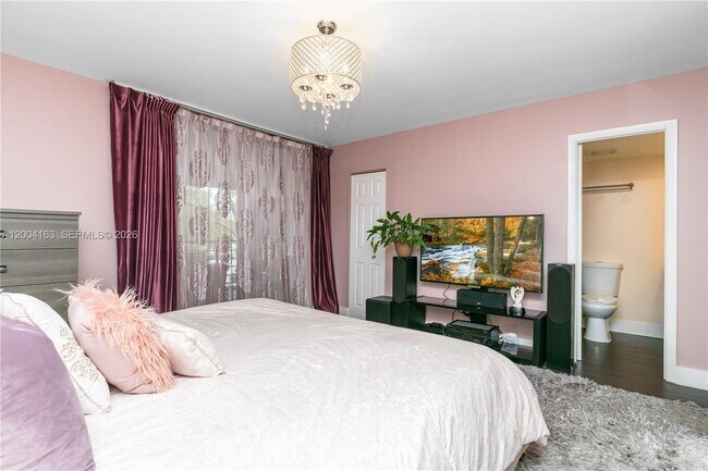 Building Photo - 20291 NE 30th Ave