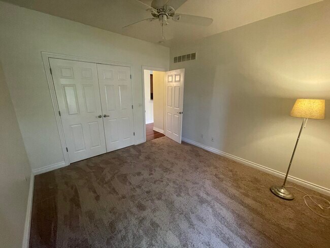 Building Photo - 45588 S Stonewood Rd