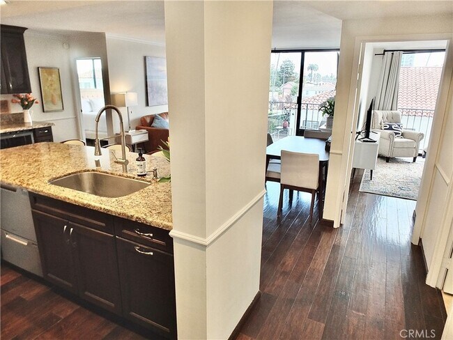 Building Photo - 2601 E Ocean Blvd
