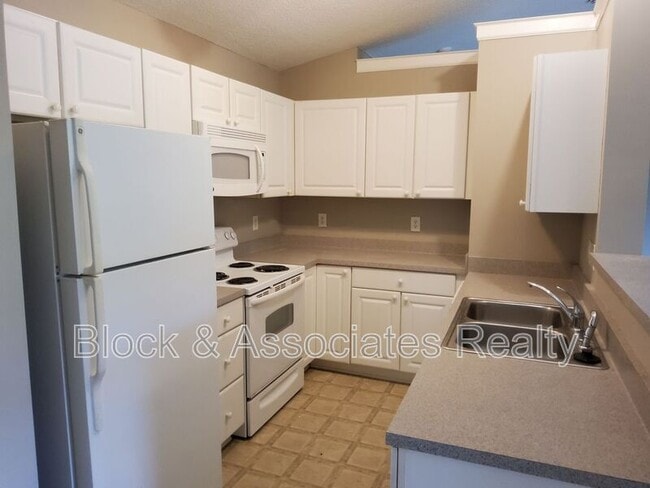 Building Photo - 532 Scholastic Ct