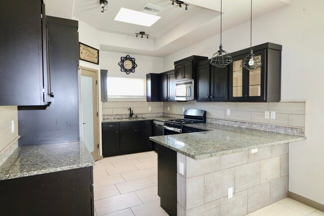 Building Photo - 3817 Loma Cortez Dr