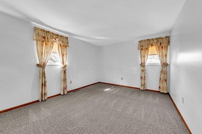 Building Photo - 49 Commanche Ct