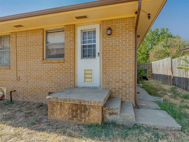 Building Photo - 3801 NW 51st St