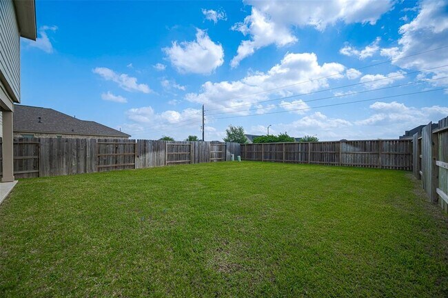 Building Photo - 452 Long Beach Bay Dr