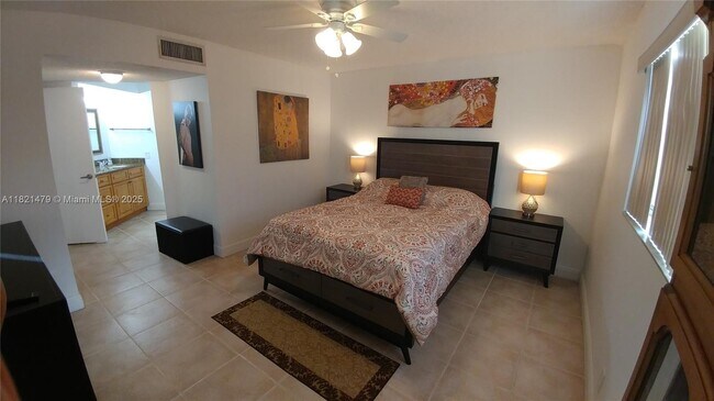 Building Photo - 10451 W Broward Blvd