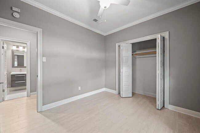 Building Photo - 5703 Eagle Cliff
