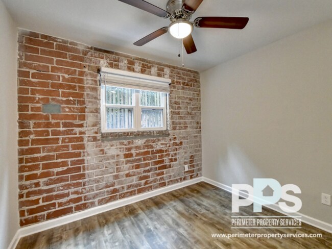 Building Photo - 217 Lampkin St NE