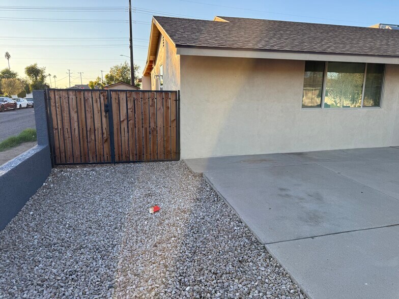 Building Photo - 7342 N 38th Dr