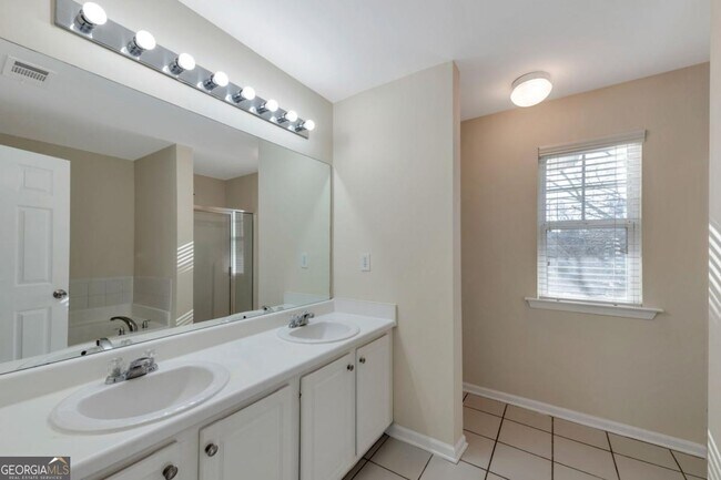 Building Photo - 1928 Stanton Rd