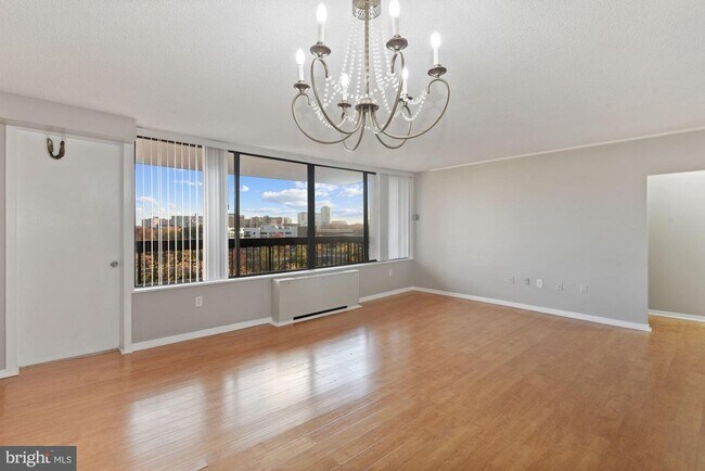 Building Photo - 3705 S George Mason Dr
