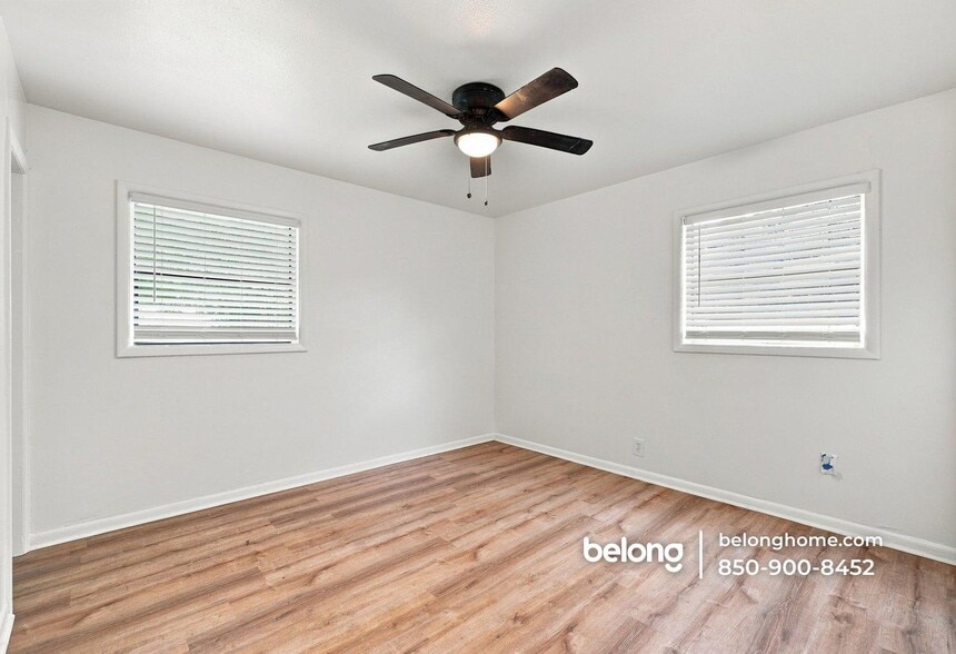Building Photo - 6011 Greenwood Ln