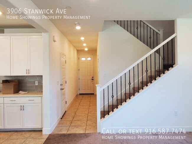 Building Photo - 3906 Stanwick Ave