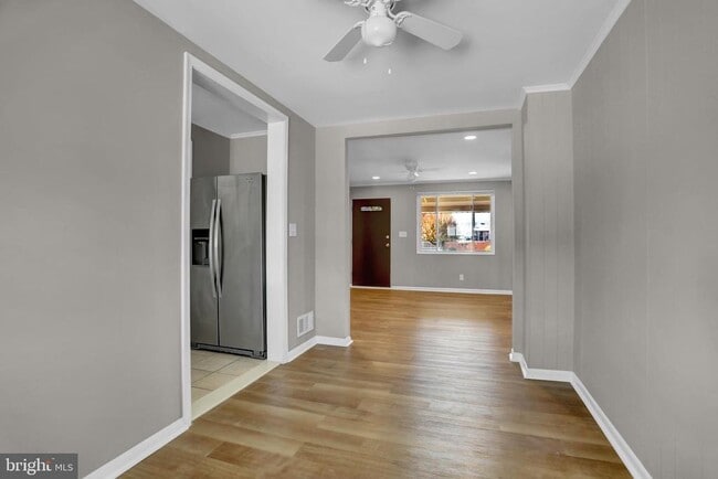 Building Photo - 2857 Plainfield Rd