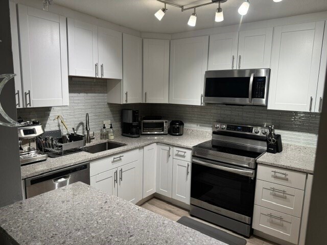 Building Photo - 595 Revere Beach Pkwy