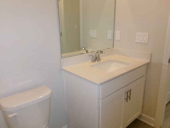 Building Photo - New 5 bedroom, 3 bath home in Clear Pond with pond view