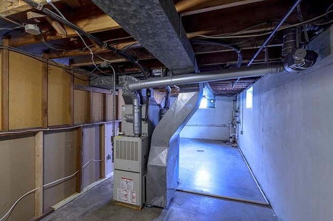 Building Photo - 4801 Oak Park Dr