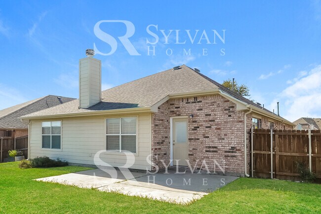 Building Photo - Lease today! No extra charge for contentment and relaxation!