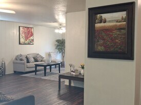 Building Photo - 1409 Paseo del Oro