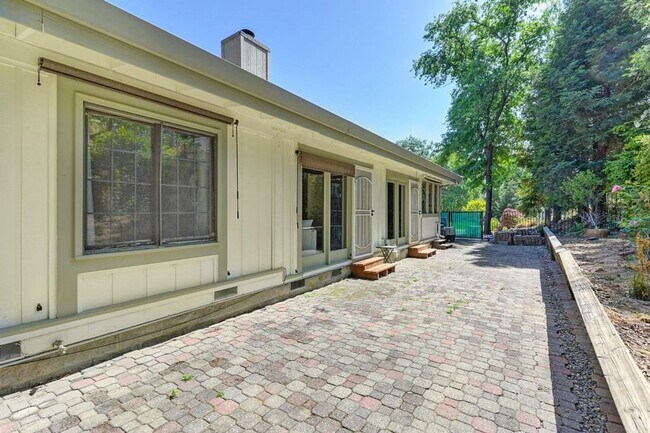 Building Photo - Rancho Murieta Treasure