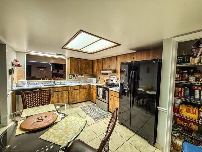 Building Photo - 35058 Whispering Oaks Blvd