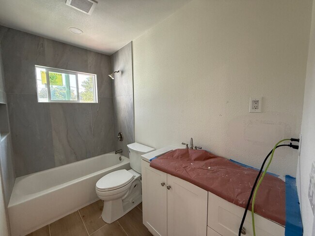 Building Photo - BRAND NEW REMODEL (2026) - Large 7 Bedroom House on Faber (Lease out, pending signatures. Check b...