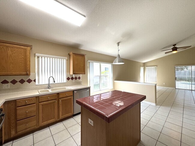Building Photo - 4952 Hook Hollow Cir