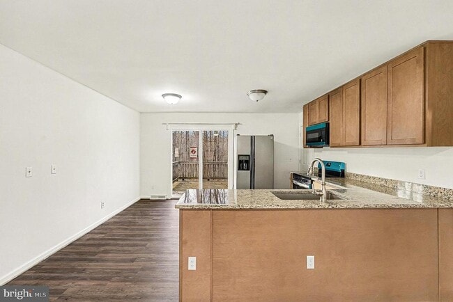 Building Photo - 4127 Cabin Rd