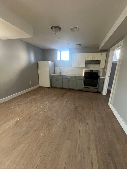 Primary Photo - 175 Munn Ave