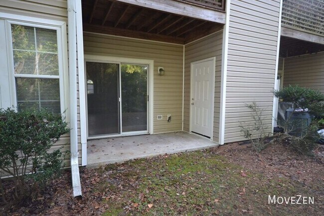 Building Photo - 725 Bragg Dr