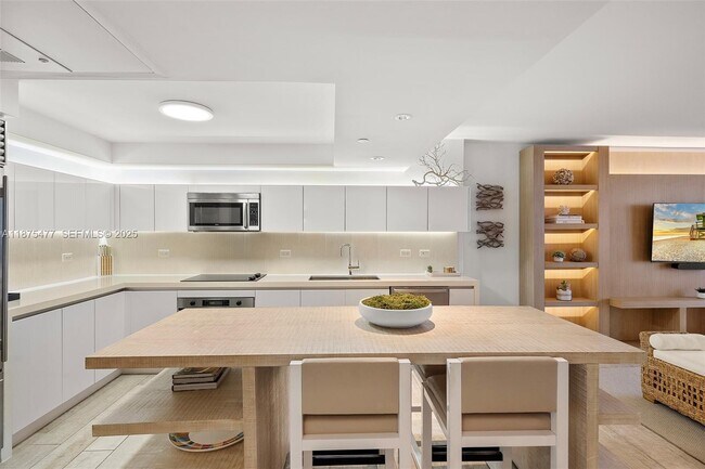 Building Photo - 102 24th St