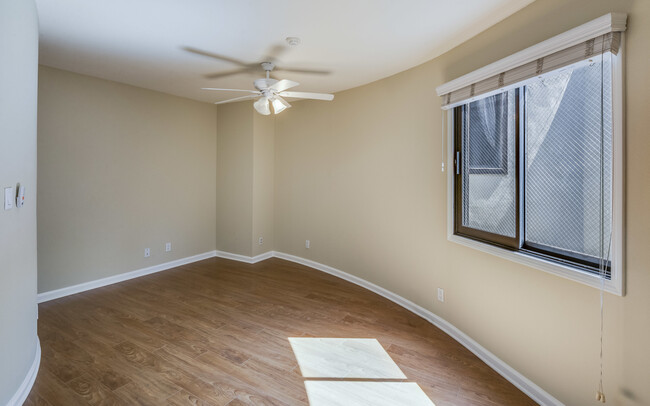 Building Photo - Beautiful Redondo Beach Townhouse