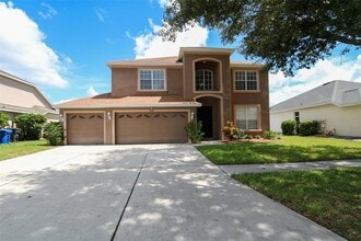 Building Photo - 9018 Pinebreeze Dr